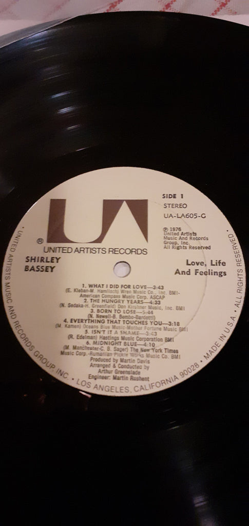 Shirley Bassey : Love, Life And Feelings (LP, Album)